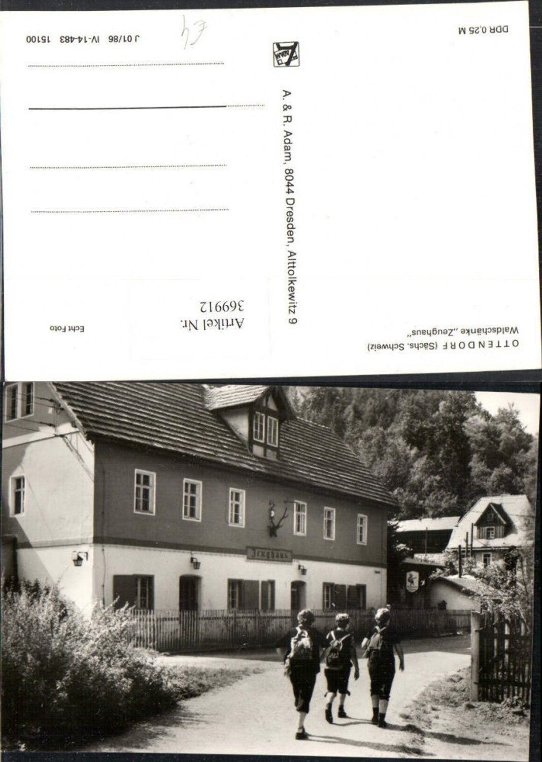 369912,Ottendorf Waldschänke Zeughaus Frauen m. Rucksack
