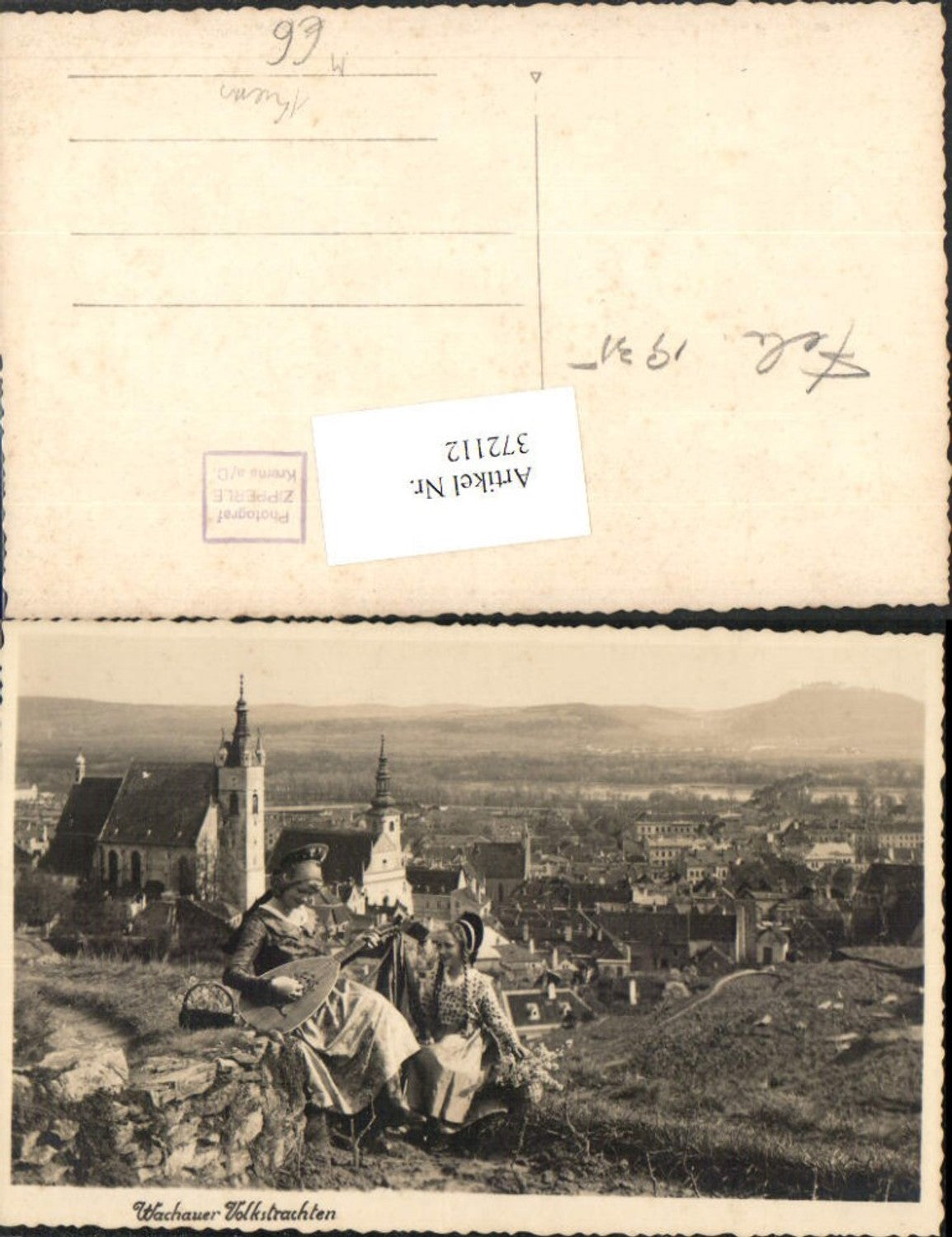 372112,Krems an d. Donau Totale Kirche Wachauer Volkstrachten Tracht Mandoline