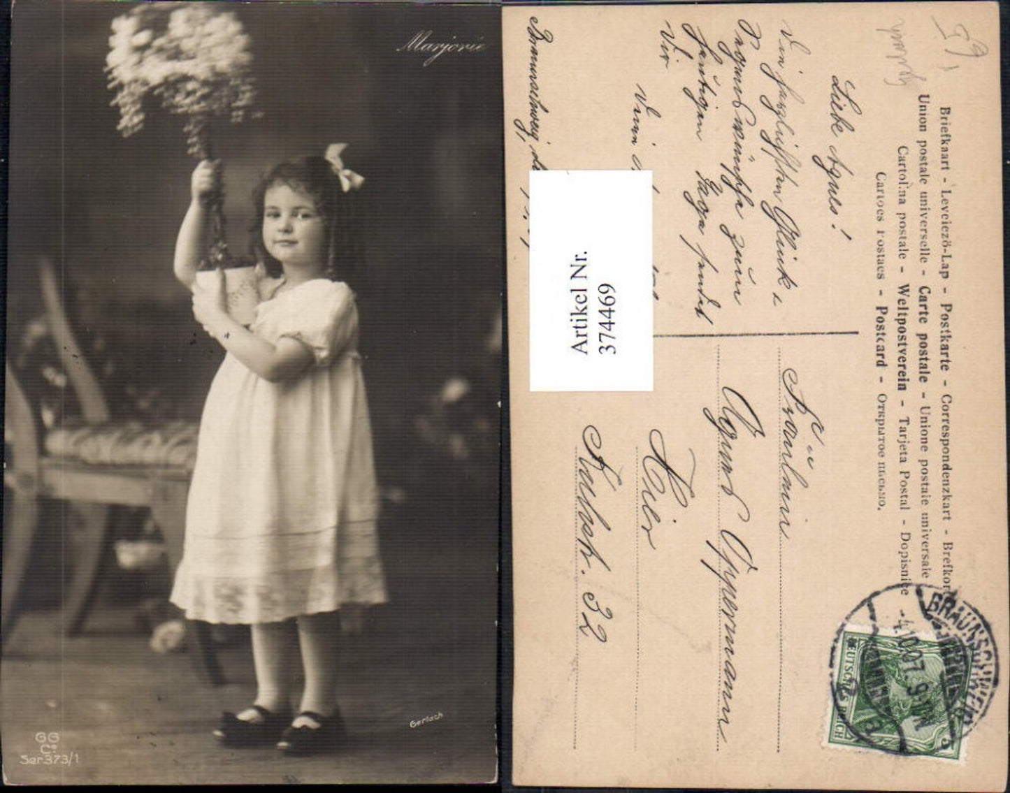 374469,Kind Mädchen Kleid m. Blumentopf Blumen Majorie pub Gerlach 373/1