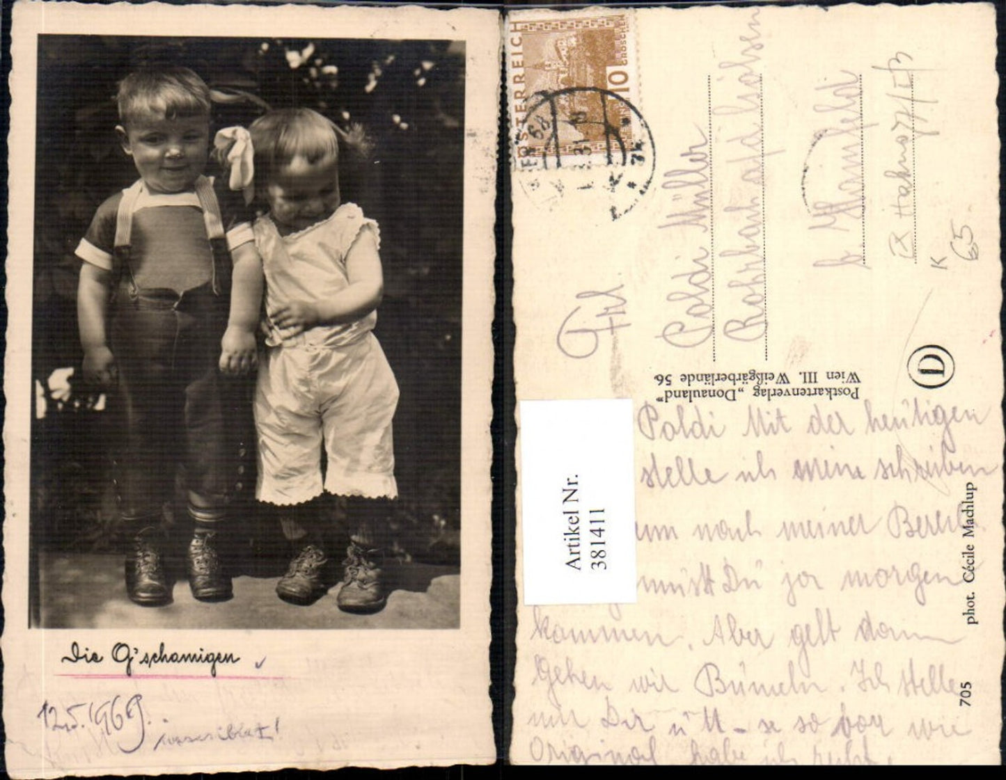 381411,Fotokunst Cecile Machlup Schüchterne Kinder Portrait Haarschleife