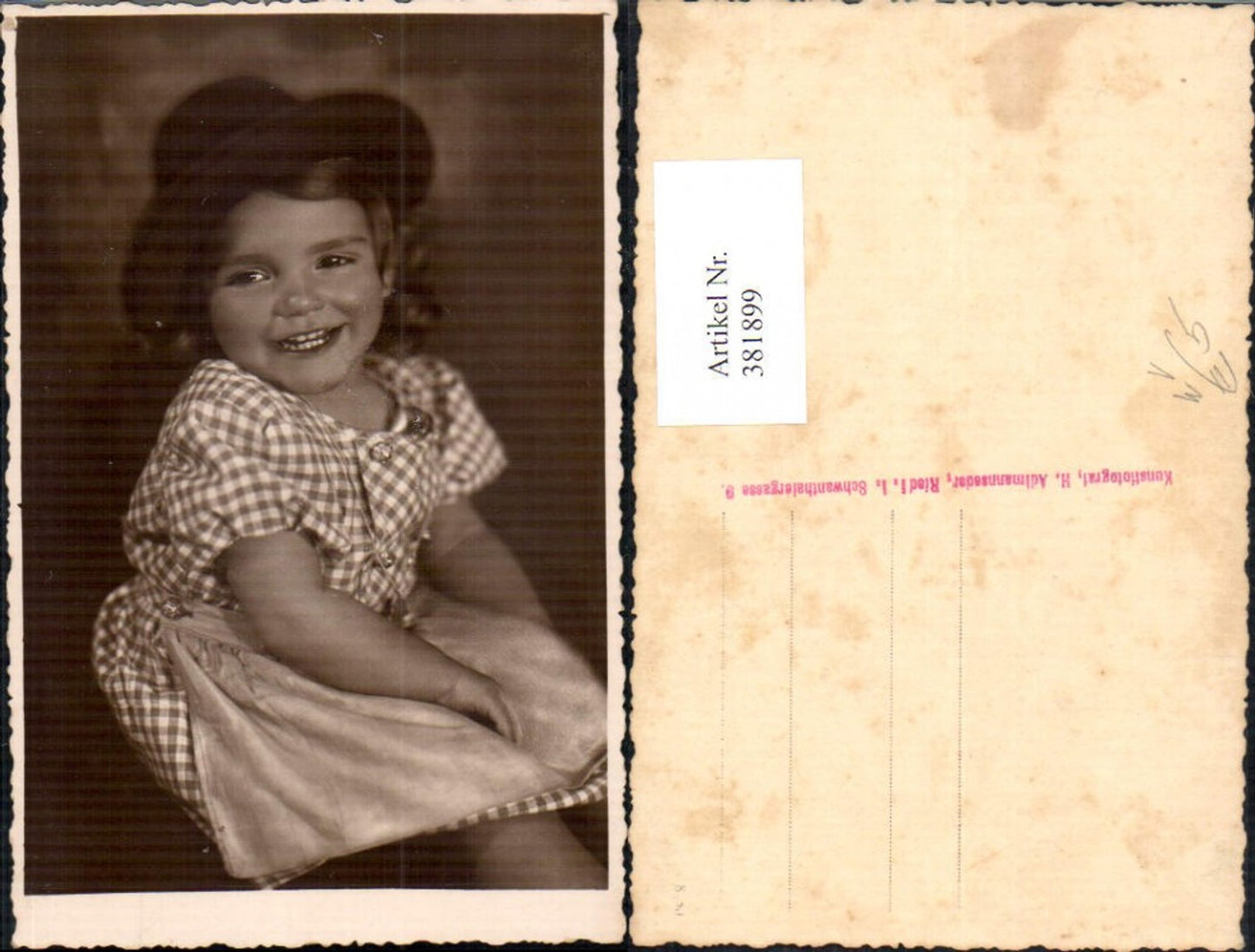 381899, Photo Ak Child Laughing Girl Dress Traditional Costume Hat pub H. Adlmannseder Ried i. Innkreis