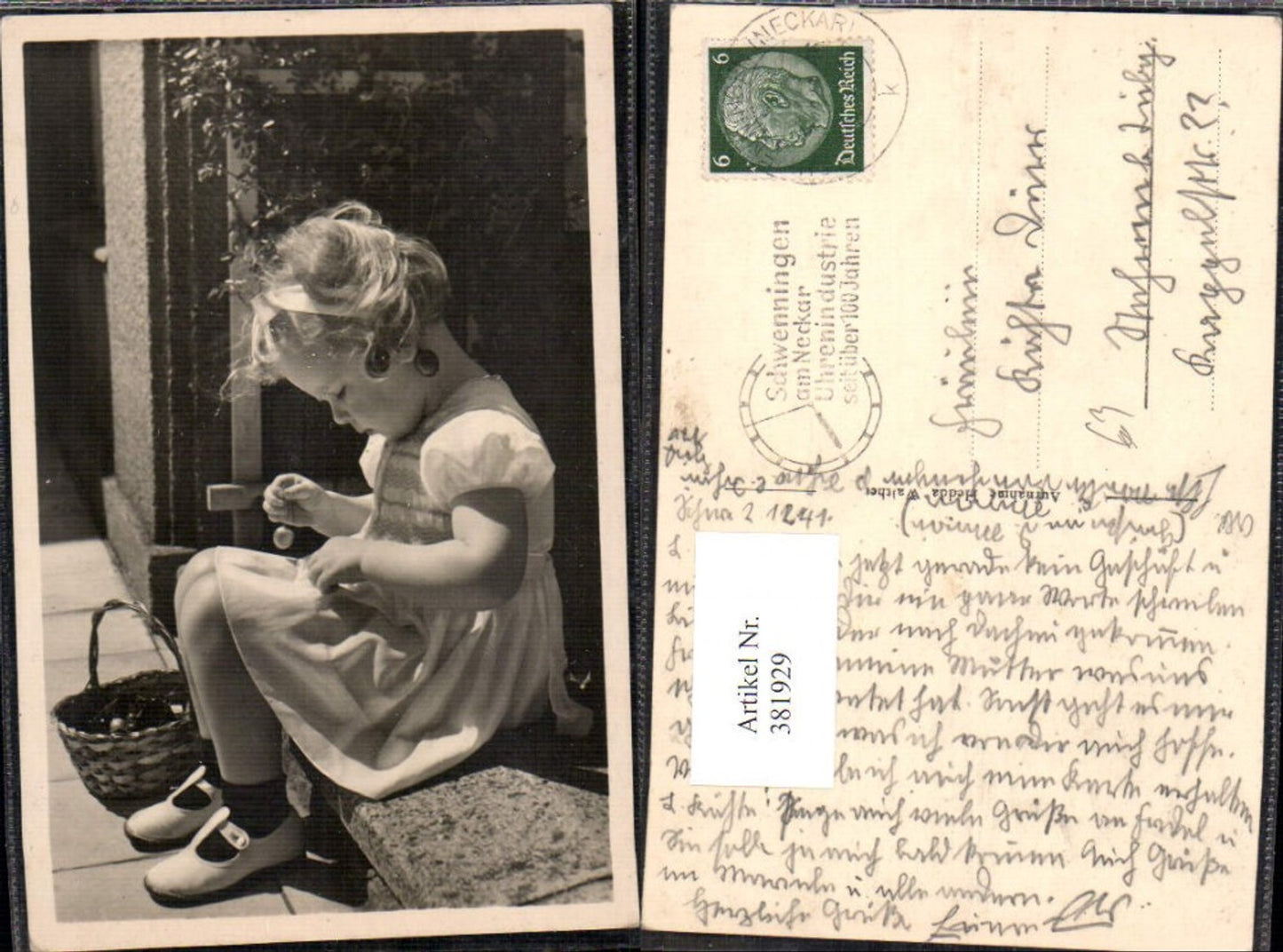 381929,Kind Blondes Mädchen Haarband Kirschen Korb