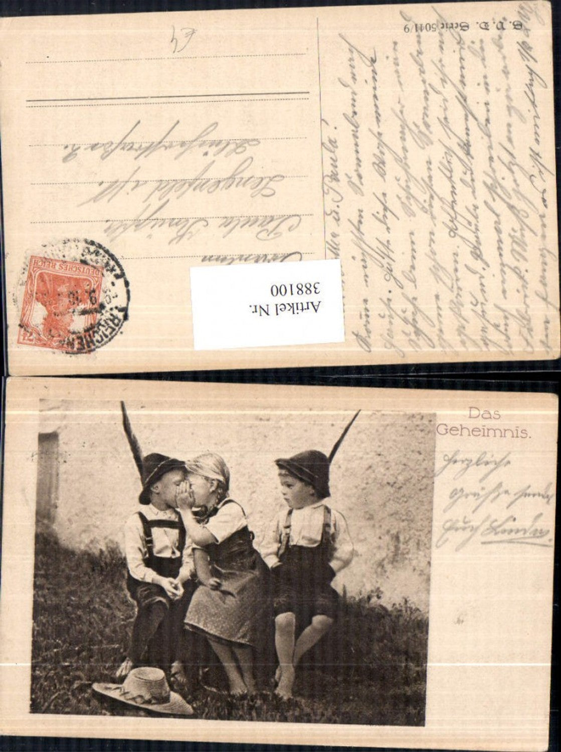 388100,Kinder Tracht Federhut v. Haus sitzend Das Geheimnis