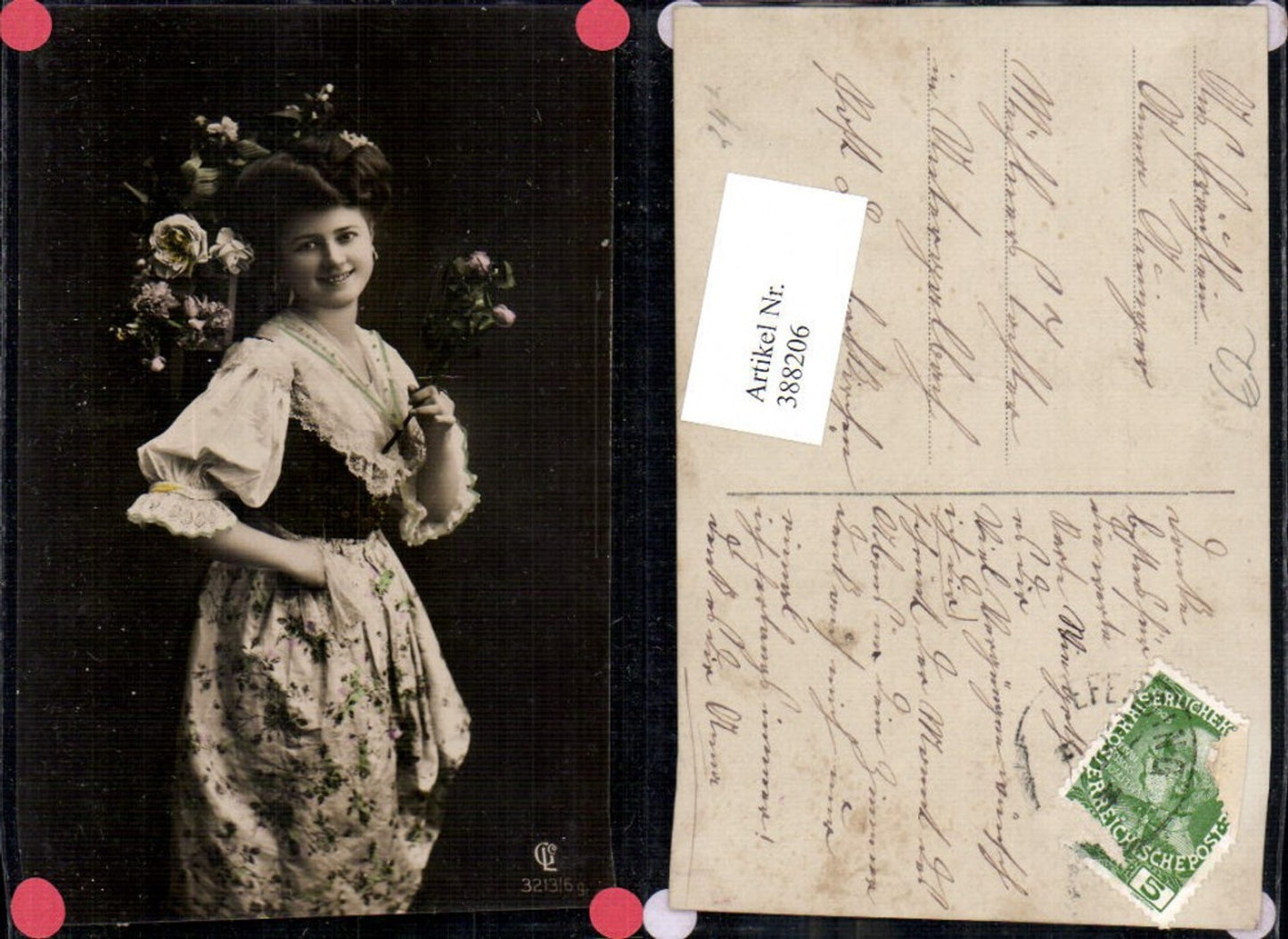 388206,Frau Tracht Rückenkorb m. Blumen Rosen