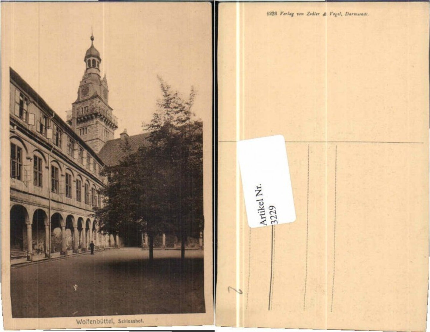 3229,Wolfenbüttel Schlosshof 1925