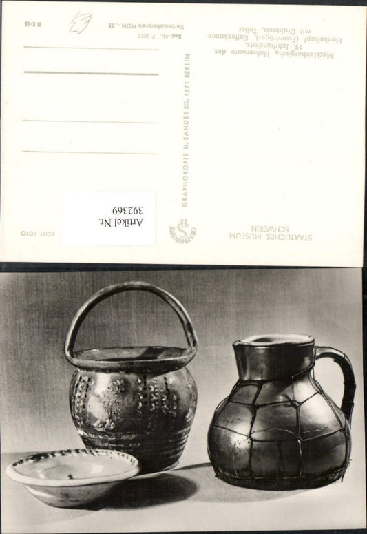 392369,Schwerin Staatliches Museum Mecklenburgische Hafnerware Topf Kanne Teller