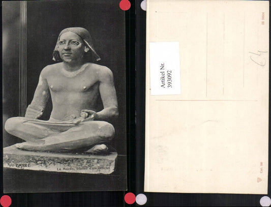 393092,Egypt Caire Cairo Kairo Le Musee Statue d'un officiel Statue
