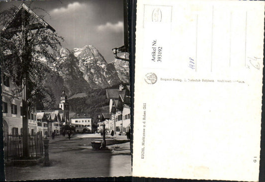 393192,Kuchl Marktgasse Straßenansicht Kreuz geg. Hohen Göll Bergkulisse