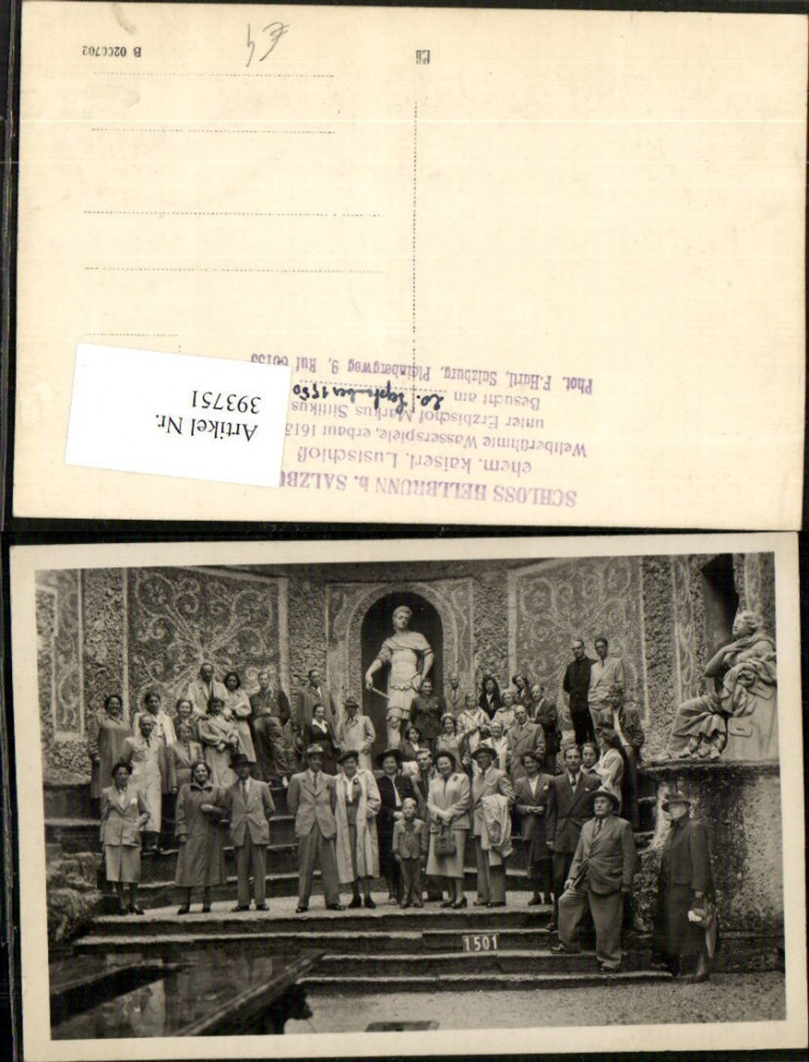 393751,Foto AK Salzburg Schloss Hellbrunn Gruppenbild 1950