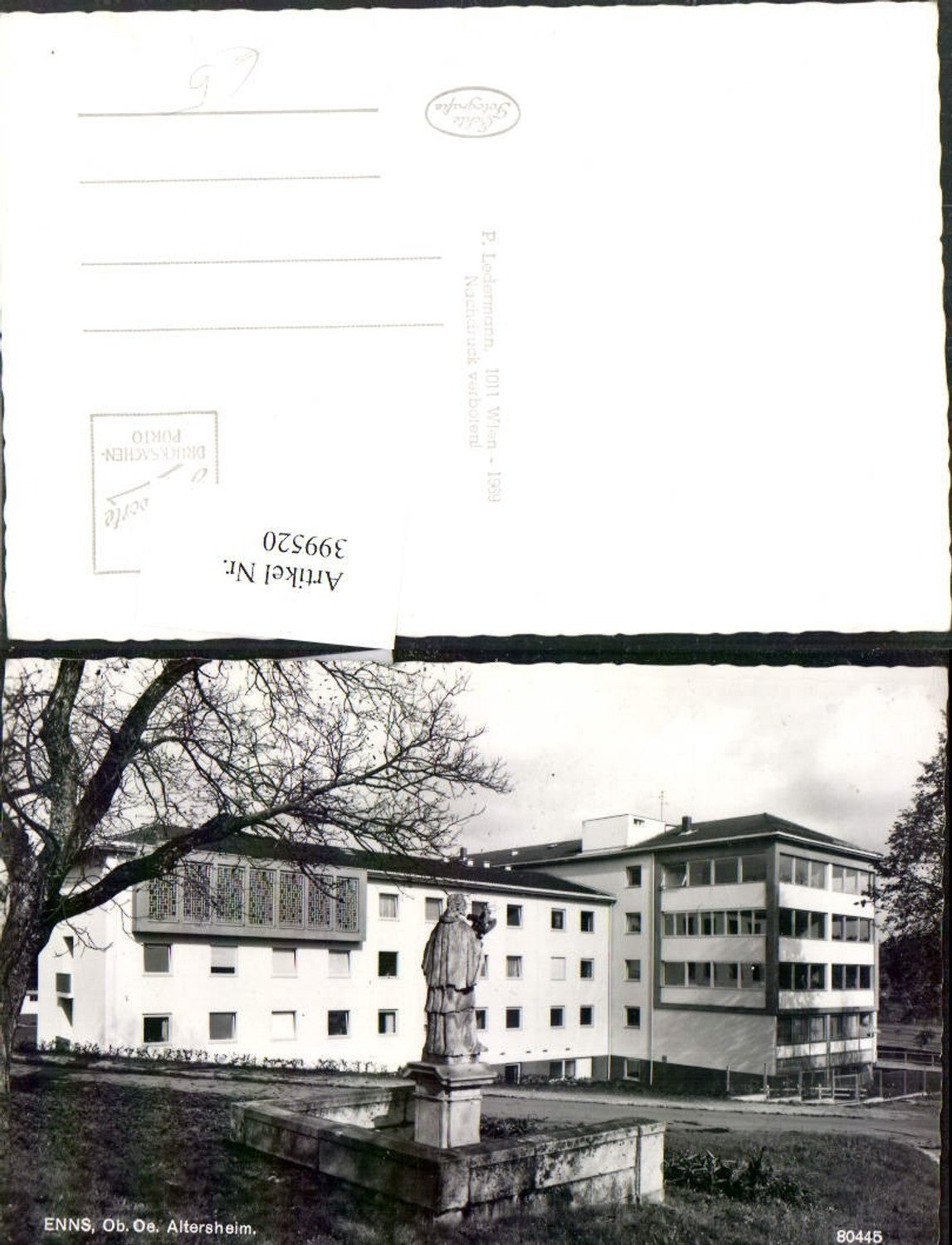 399520,Enns Altersheim Gebäude Statue