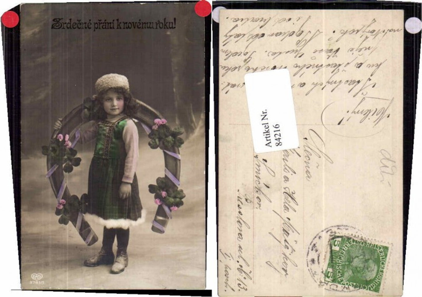 84216,EAS Neujahr Mädchen trägt Grosses Hufeisen Klee Kleeblatt