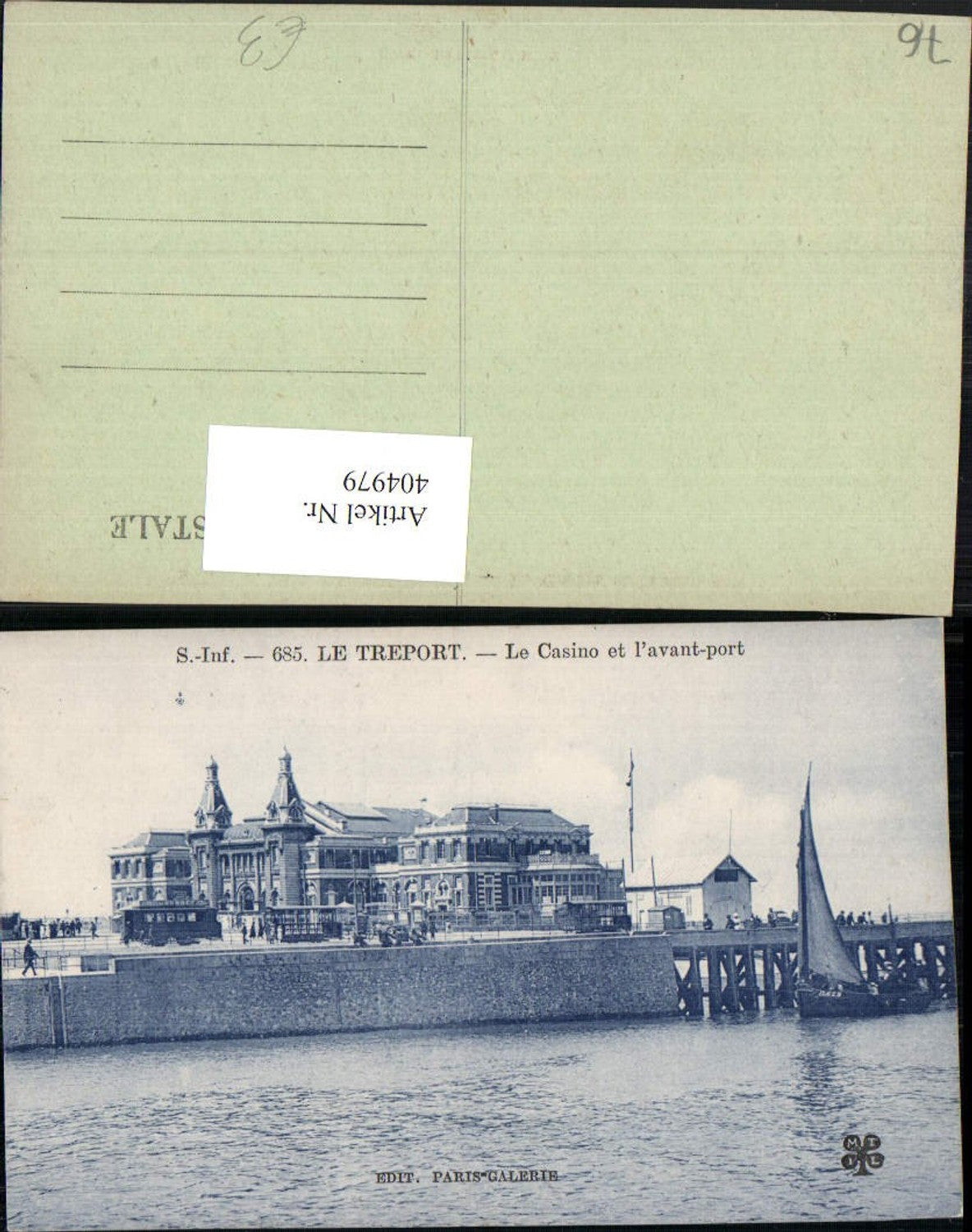 404979,Haute-Normandie Seine-Maritime Le Treport Le Casino et l'avant-port Segelboot