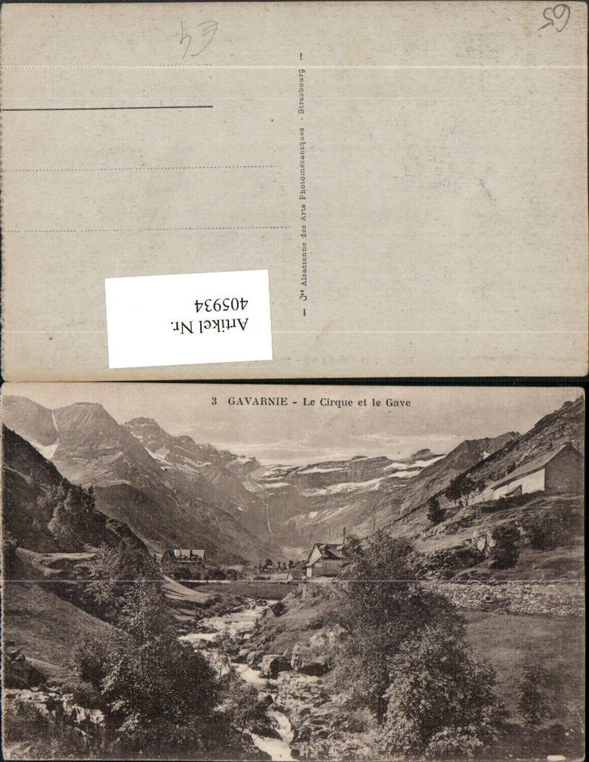 405934,Midi-Pyrenees Hautes-Pyrenees Gavarnie Le Cirque et le Gave Bergkulisse