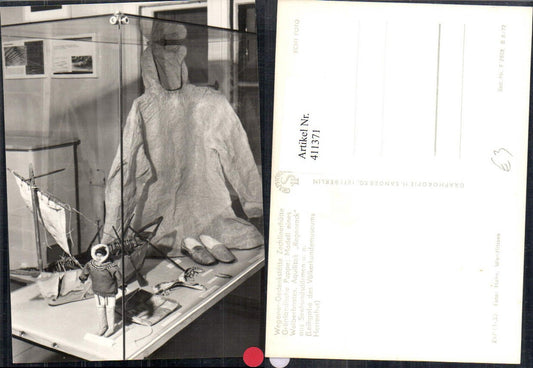 411371,Foto Ak Wegener Gedenkstätte Zechlinerhütte Modell Weiberboot Regenrock Antike