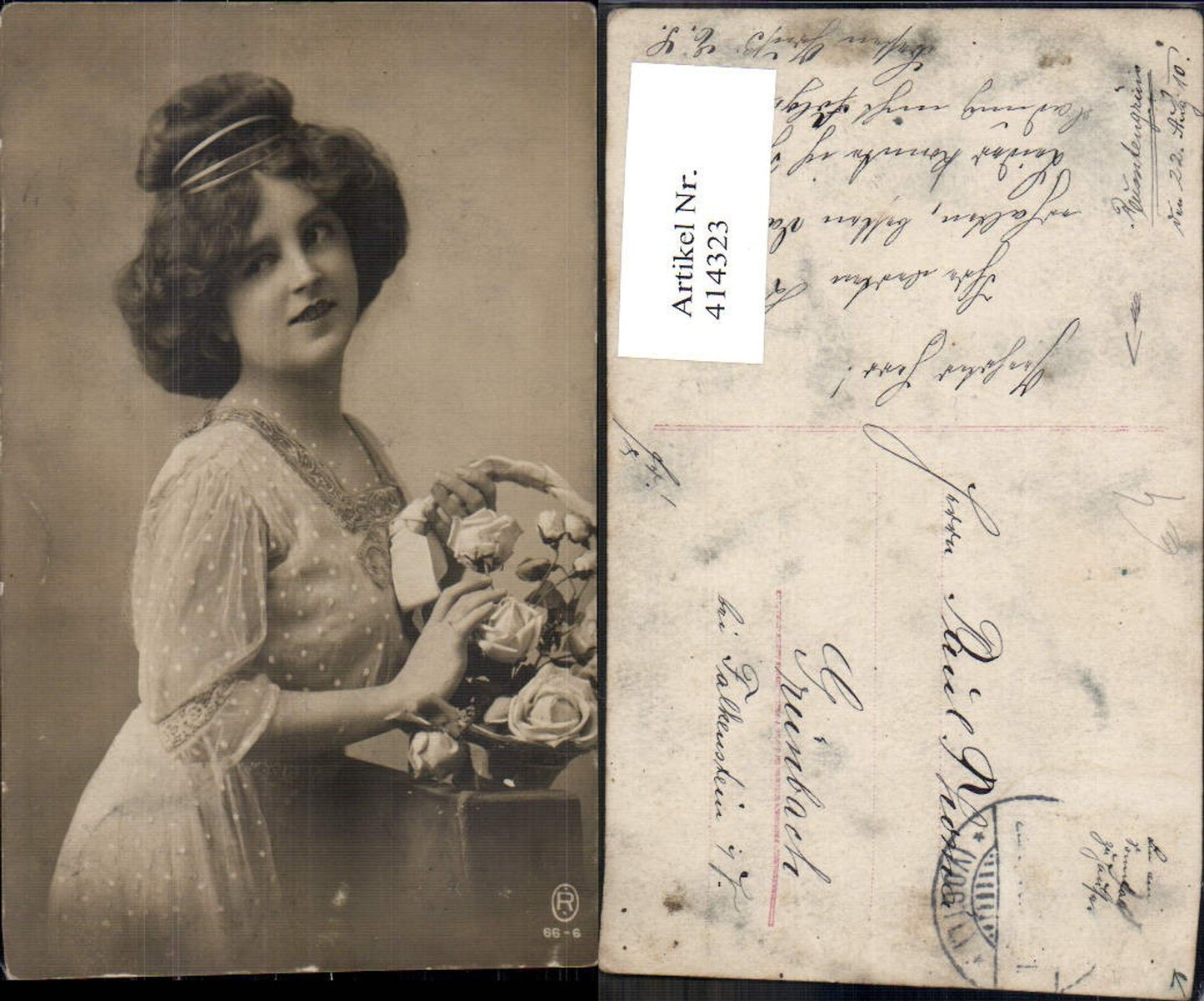 414323,Frau Portrait Haarband Korb m. Blumen Rosen