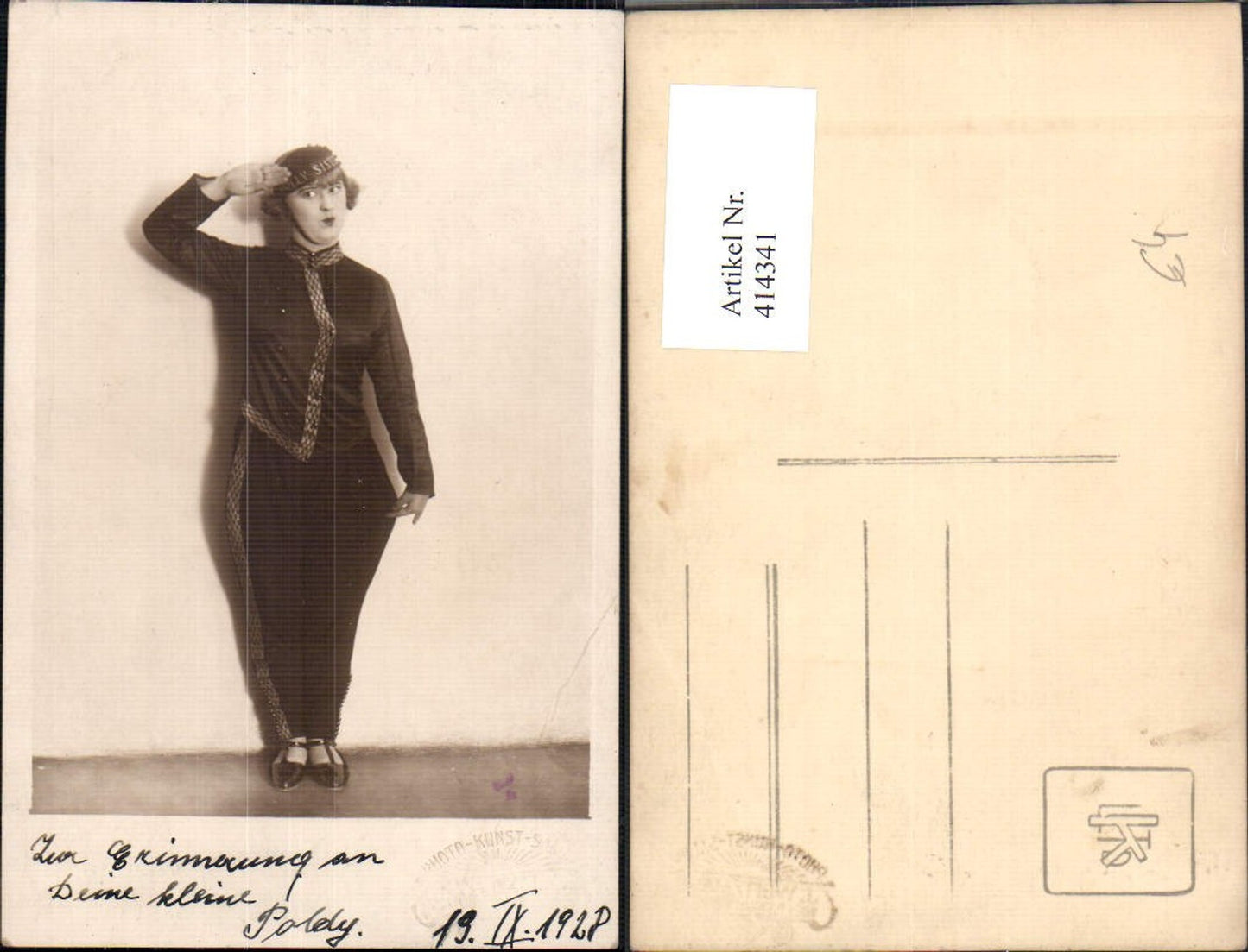 414341,Foto Ak Frau in Pagen-Uniform Dolly Sister