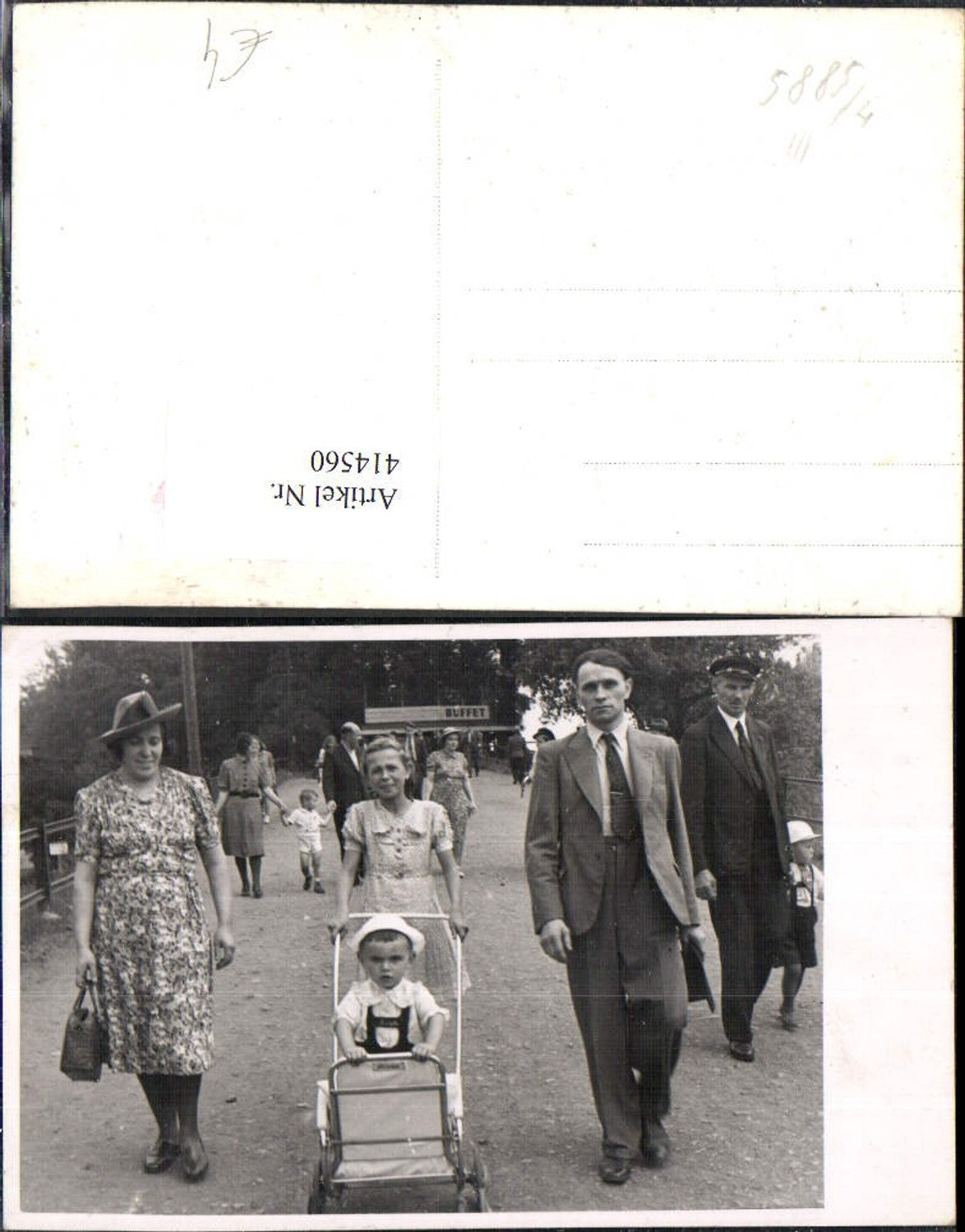 414560,Foto Ak Kinderwagen Familie Weg Strasse