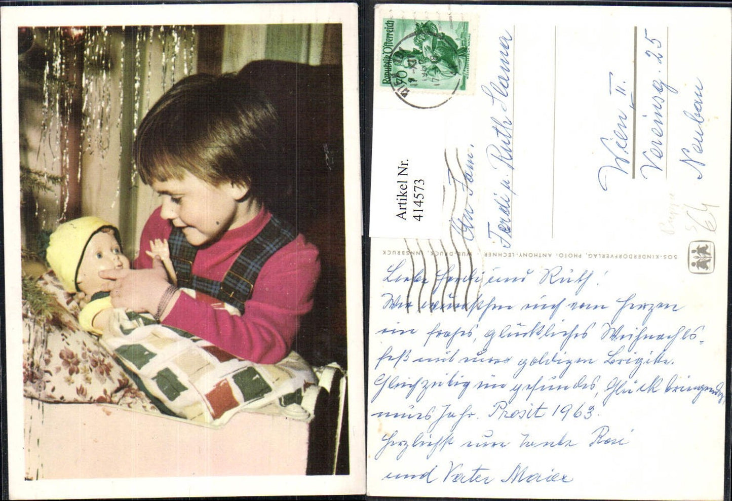 414573,Puppe Mädchen unter Weihnachtsbaum Christbaum pub SOS Kinderdorf Stempel Wien 101