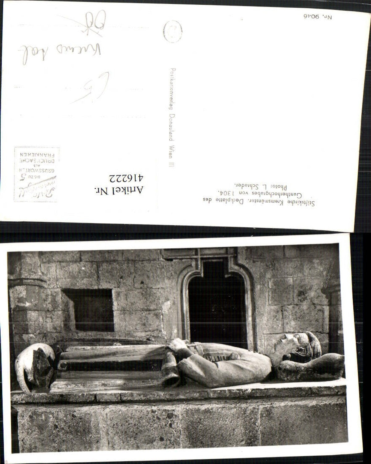 416222,Kremsmünster Stiftskirche Deckplatte des Guntherhochgrabes Grabmal