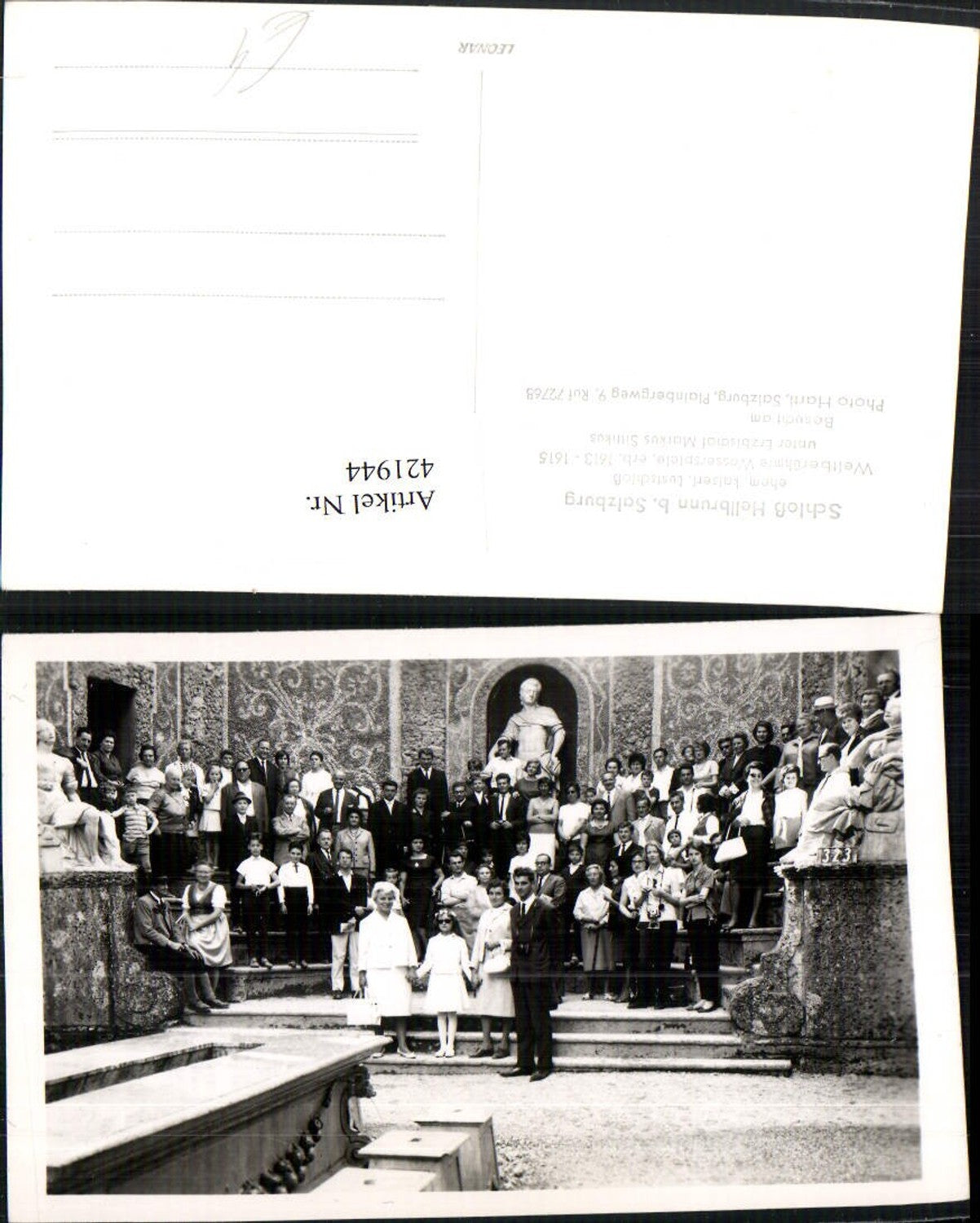 421944,Foto AK Salzburg Schloss Hellbrunn Wasserspiele Gruppenbild