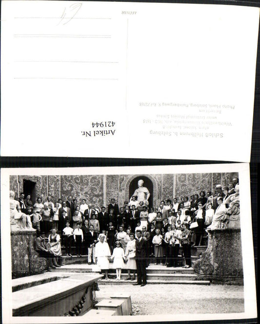 421944,Foto AK Salzburg Schloss Hellbrunn Wasserspiele Gruppenbild
