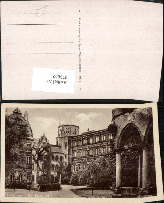 423652,Heidelberg Schloss Schlosshof