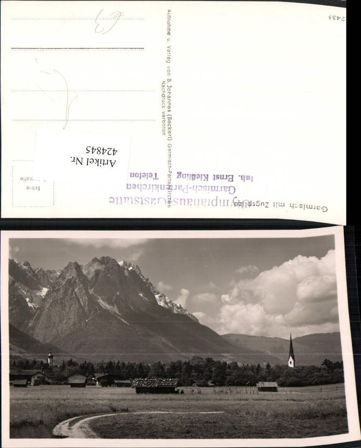 424845,Garmisch Kirchenturm m. Zugspitze Bergkulisse