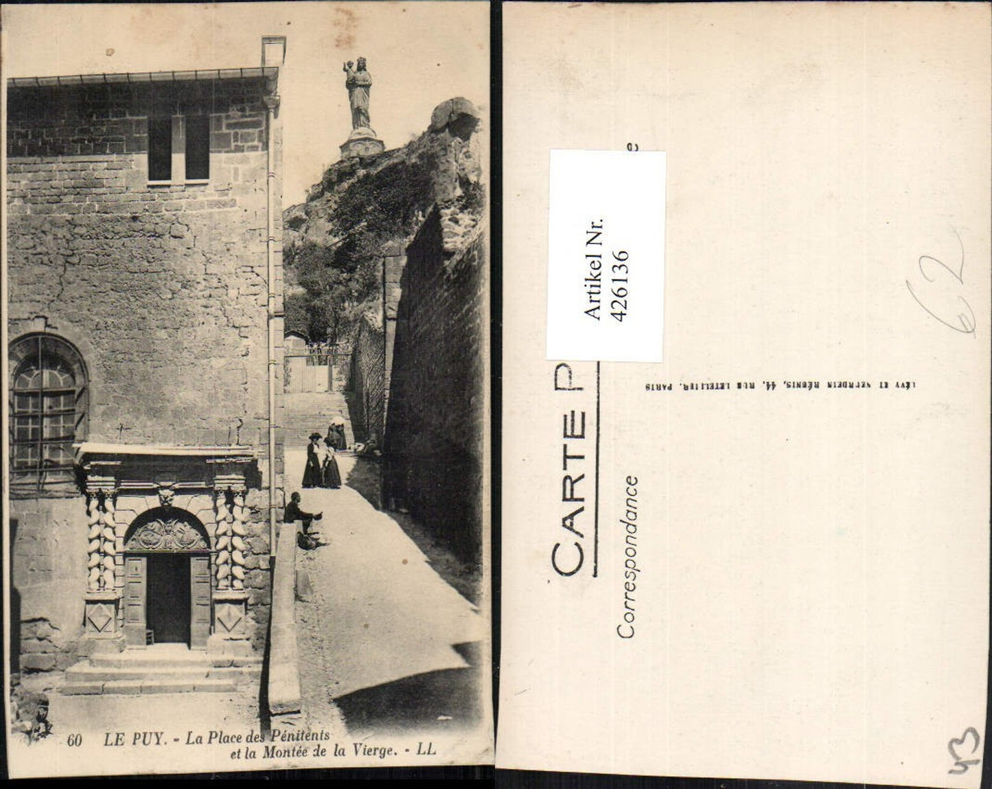 426136,Auvergne Haute-Loire Le Puy La Place des Penitents et la Montee de la Vierge Statue