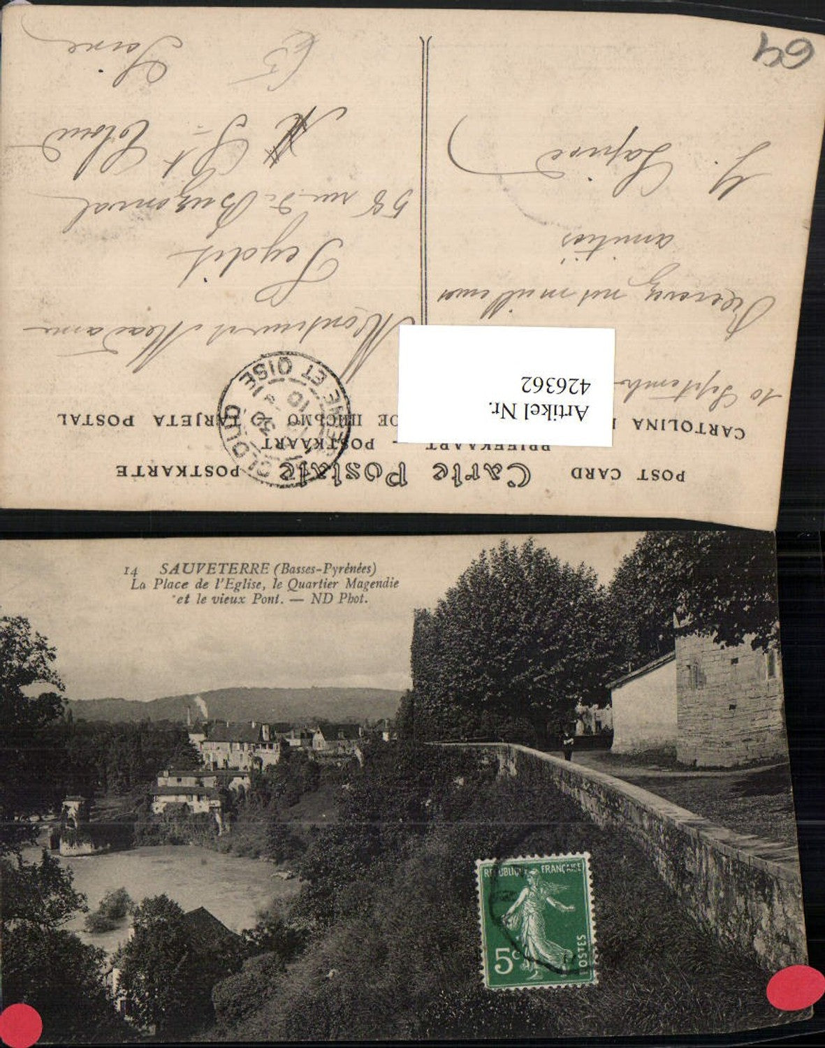 426362,Aquitanien Pyrenees-Atlantiques Sauveterre Place de l'Eglise Quartier Magendie