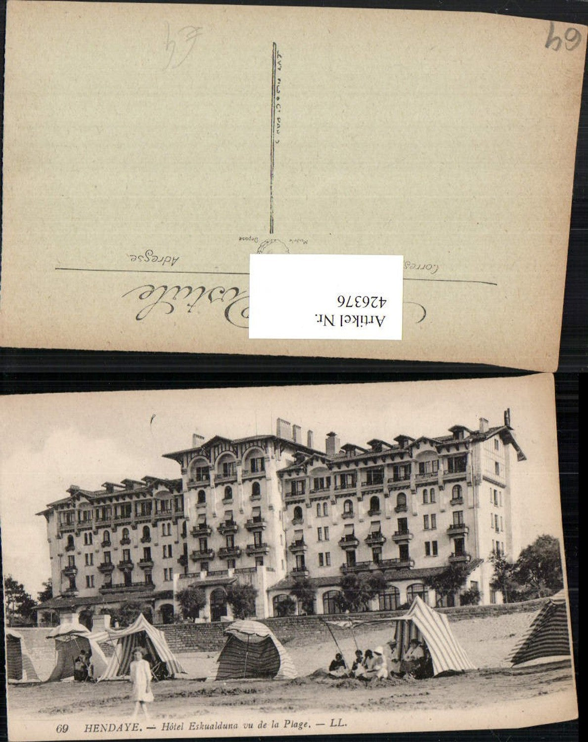 426376,Aquitanien Pyrenees-Atlantiques Hendaye Hotel Eskualduna vu de la Plage Strand