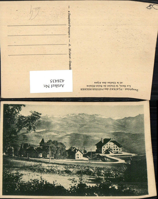 428435,Rhone-Alpes Isere Plateau des Petites-roches La Gare le Chalet de Saint-Hilaire Bergkulisse