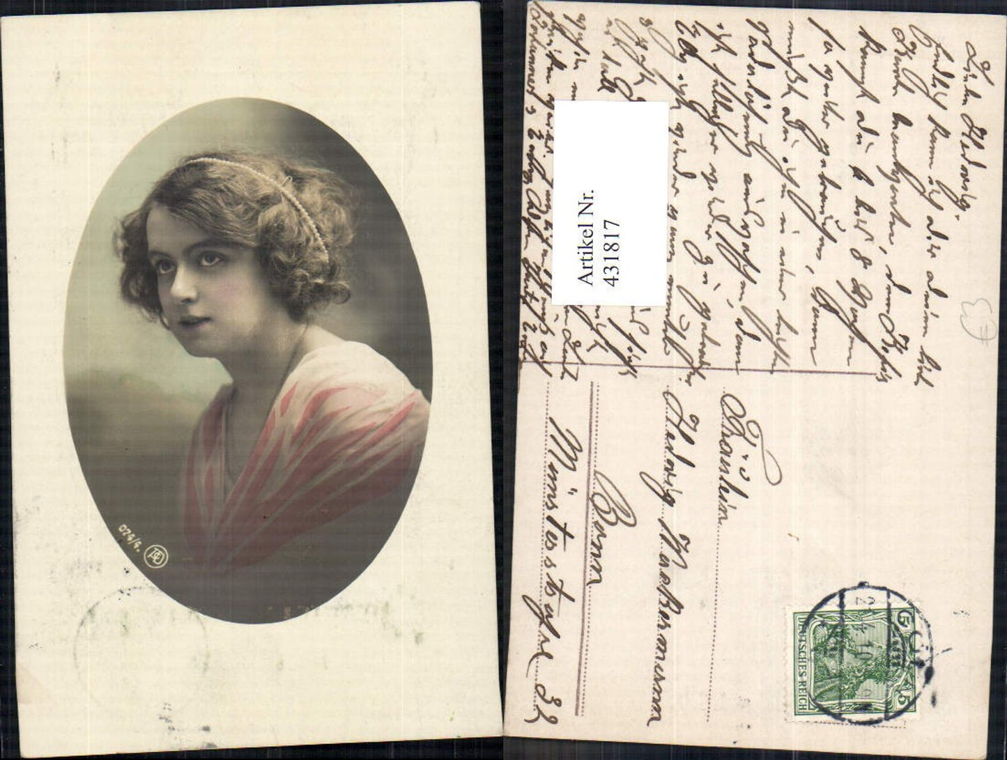 431817,Frau Lockenkopf Perlenkette Haarschmuck Passepartout