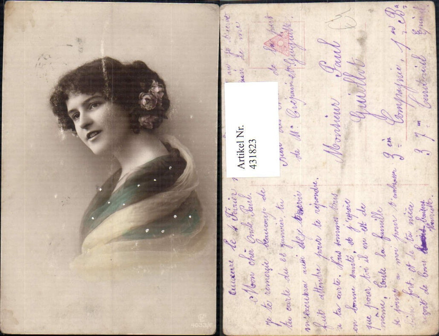 431823,Frau Lockenkopf Rosen i. Haar Portrait