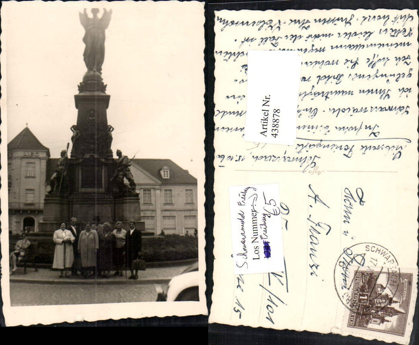 438878,Foto AK Freiburg im Breisgau Monument Statue Personen