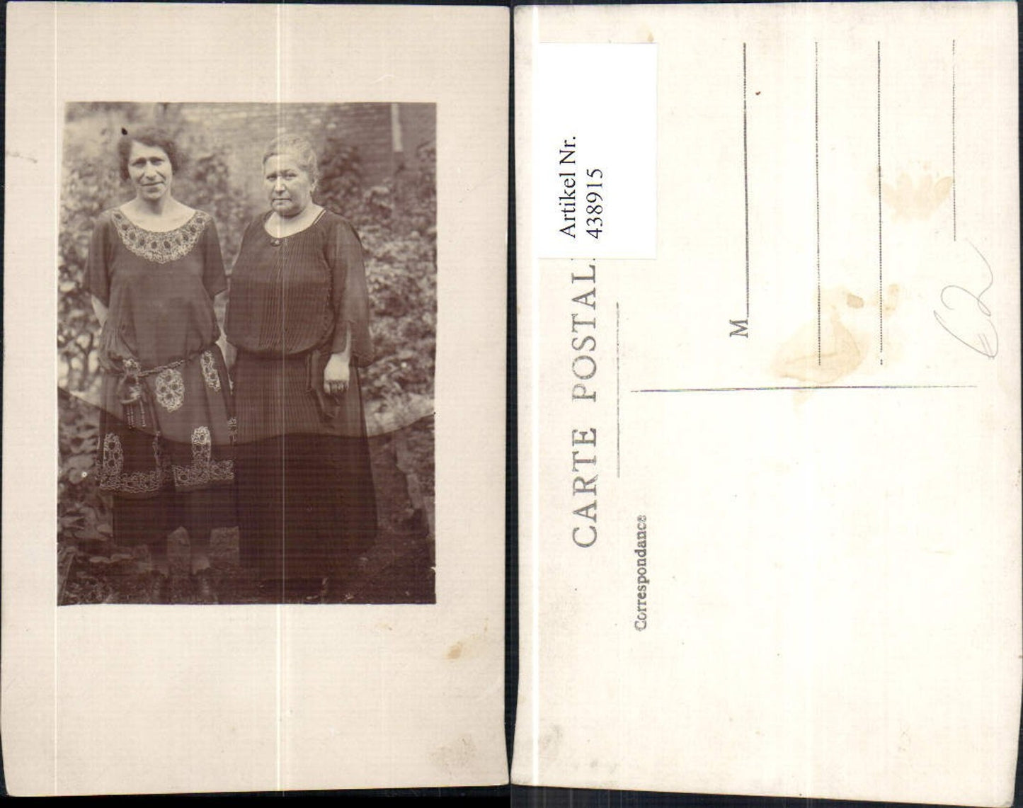 438915,Foto Ak Frauen Kleider i. Garten Passepartout