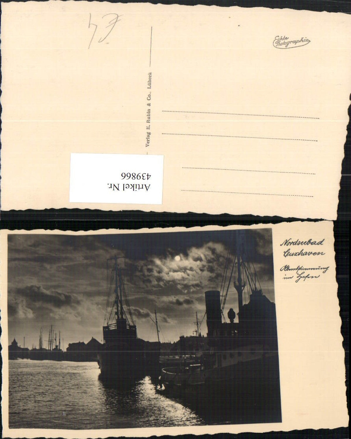 439866,Nordseebad Cuxhaven Abendstimmung im Hafen Dampfer Boote