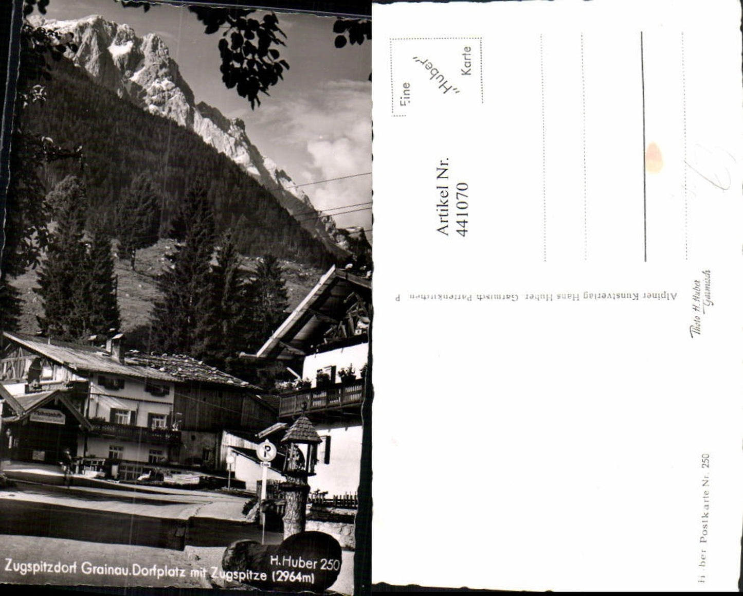 441070,Grainau Dorfplatz m. Zugspitze Bergkulisse