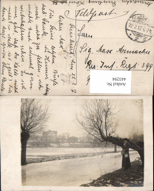 443294,Foto AK Duisburg Umgebung Winterlandschaft Frau m. Muff