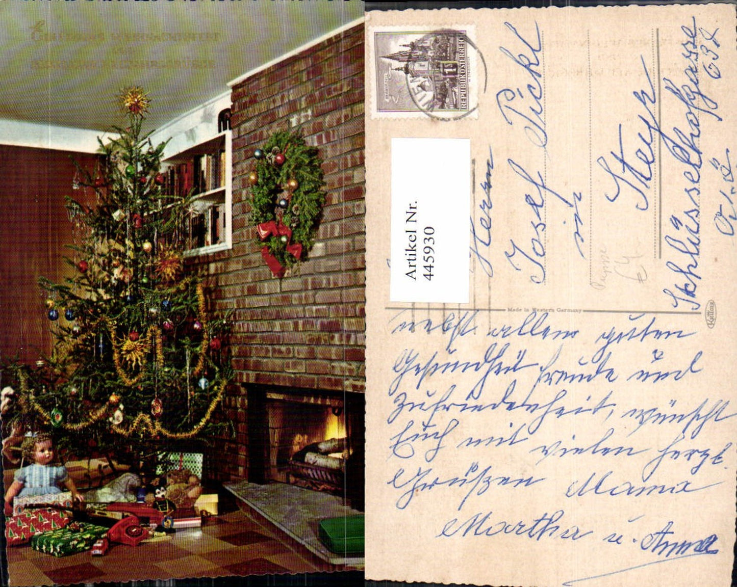 445930,Spielzeug Puppe unter Weihnachtsbaum Christbaum
