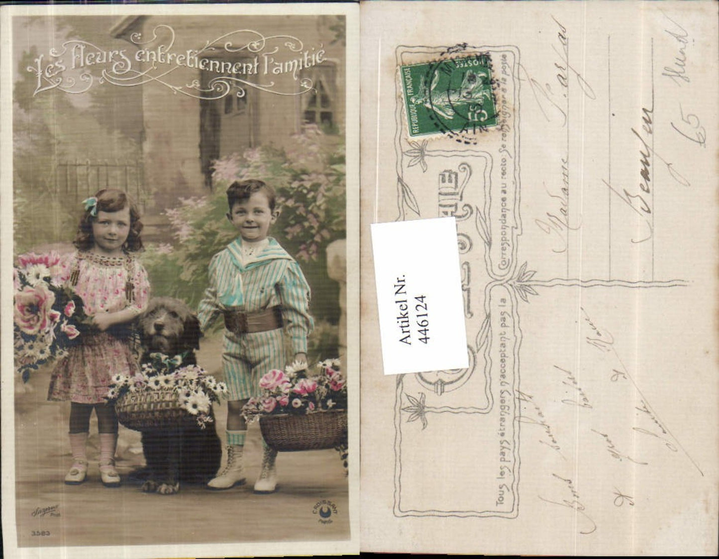 446124,Kind Bub Junge Uniform Matrosenanzug Mädchen Kleid Hund Blumen