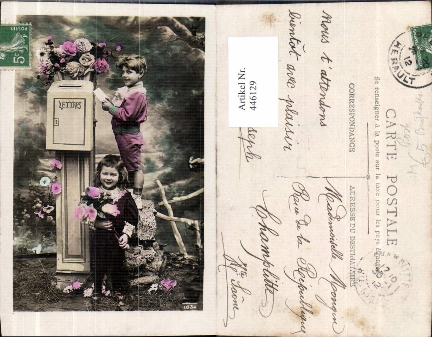 446129,Kinder Uniform Leiter Postkasten Post Briefkasten Blumen Rosen