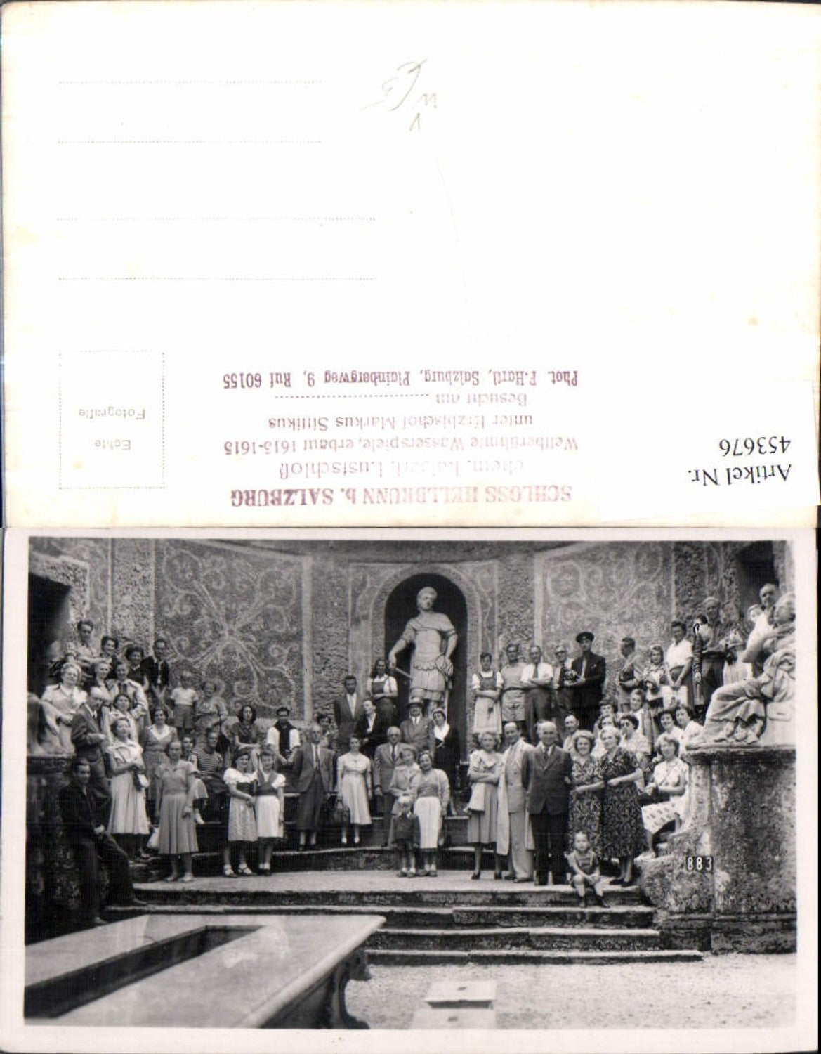453676,Foto AK Salzburg Schloss Hellbrunn Personen Gruppenbild pub F. Hartl