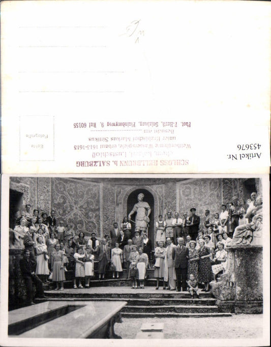 453676,Foto AK Salzburg Schloss Hellbrunn Personen Gruppenbild pub F. Hartl