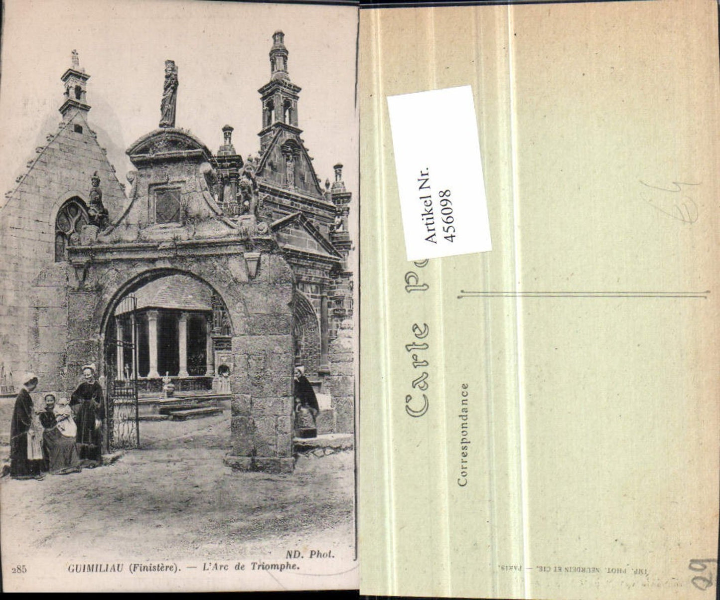 456098,Bretagne Finistere Guimiliau Arc de Triomphe Triumphbogen