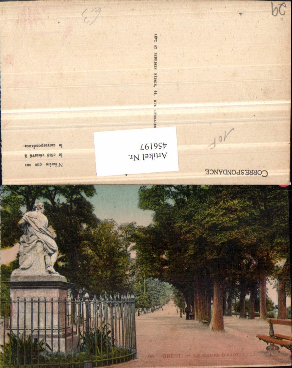 456197,Bretagne Finistere Brest Le Cours Ajot Statue Allee