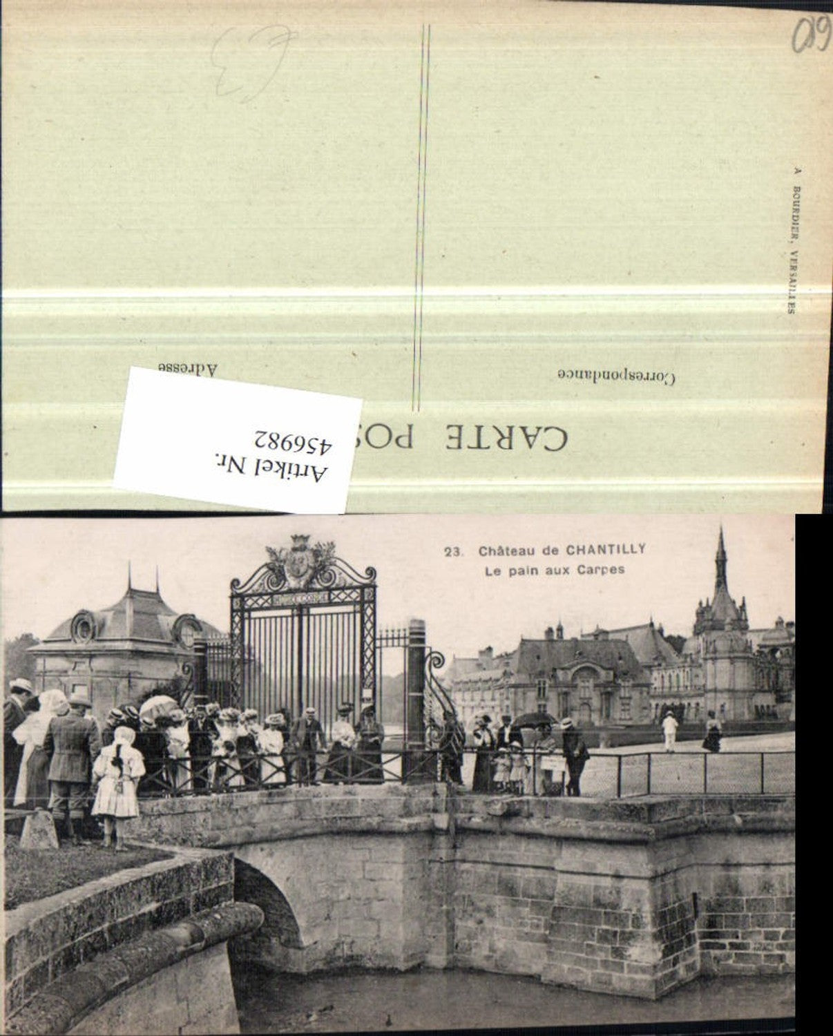 456982,Picardie Oise Chateau de Chantilly Le pain aux Carpes Gittertor