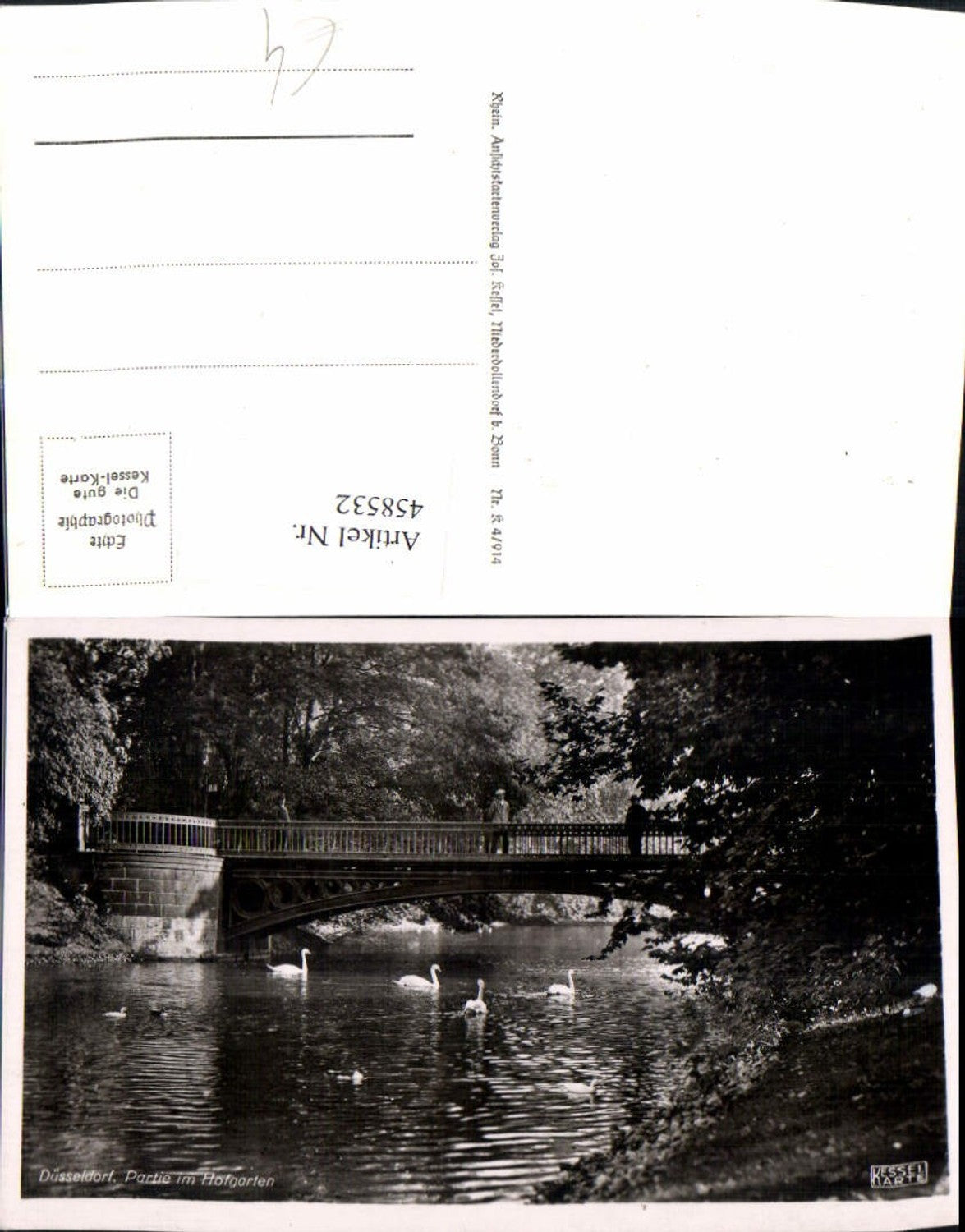 458532,Düsseldorf Hofgarten Partie Brücke Schwäne