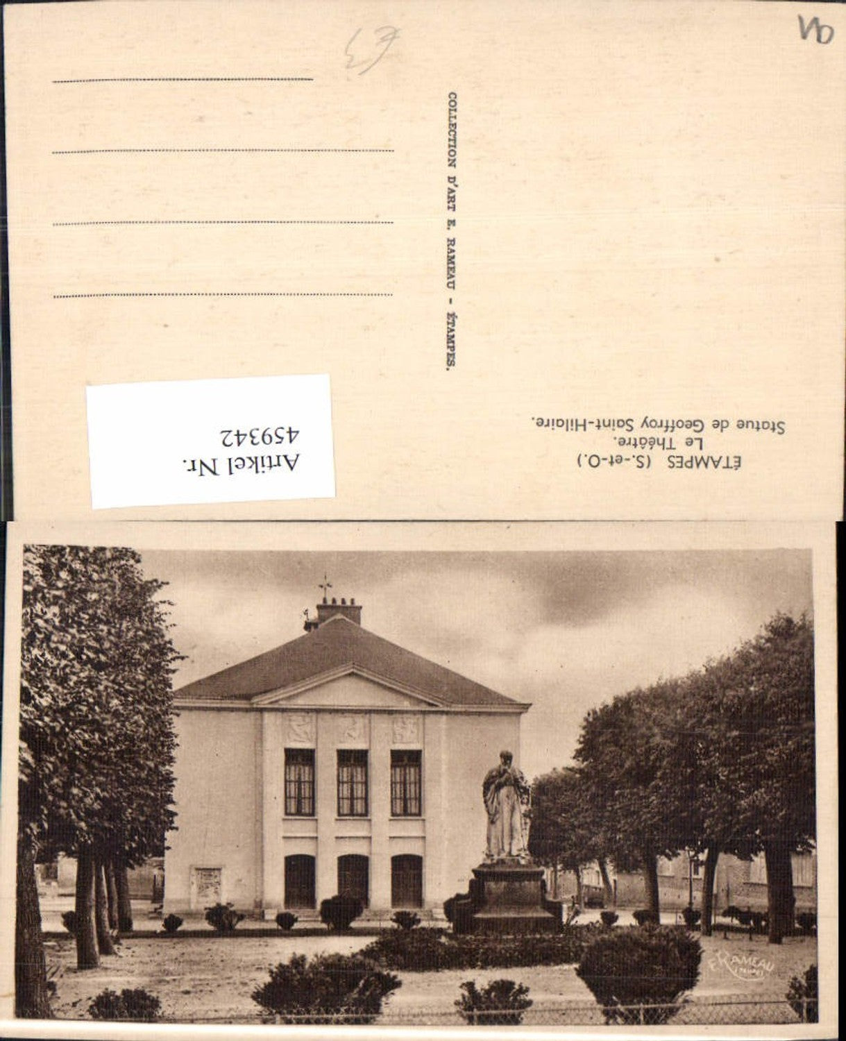 459342,Ile-de-France Essone Etampes Le Theatre Theater Statue de Geoffroy Saint-Hilaire