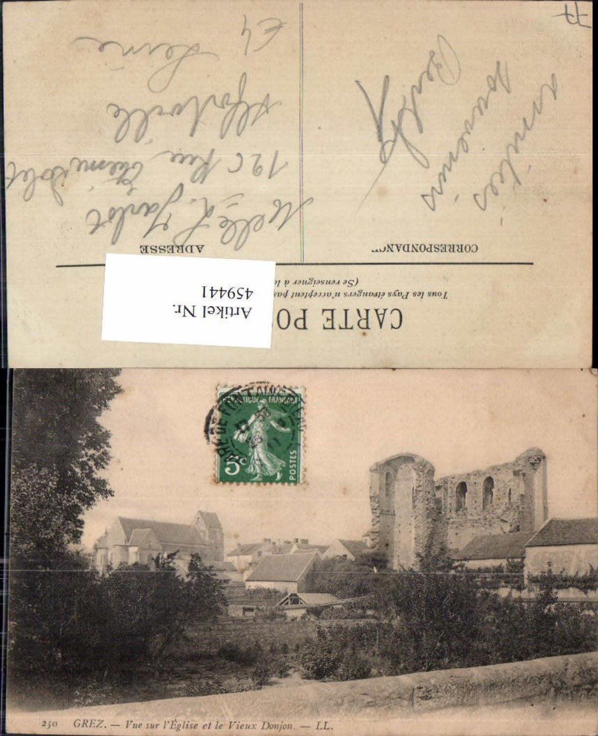 459441,Ile-de-France Seine-et-Marne Grez Vue sur l Eglise et le Vieux Donjon
