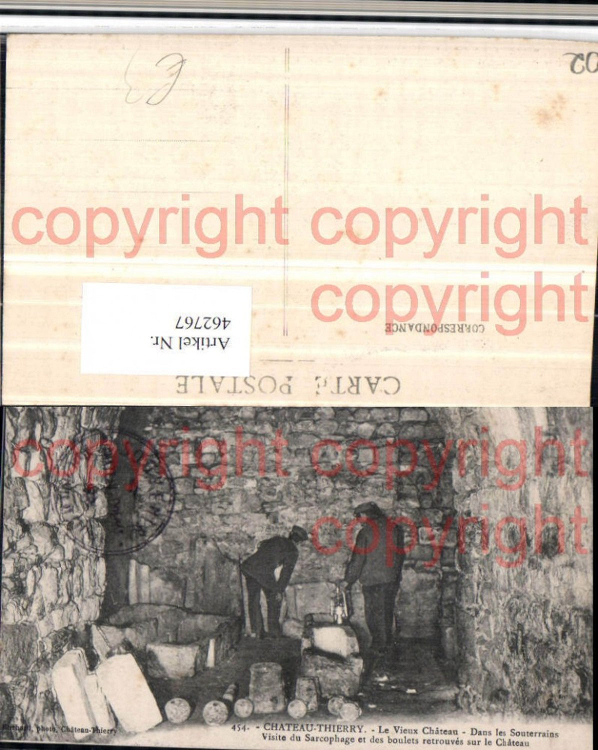 462767,Picardie Aisne Chateau-Thierry Chateau Souterrains Sarkophag